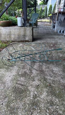 Wheel barrel