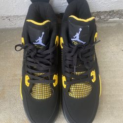 Jordan 4's (READ DESCRIPTION)