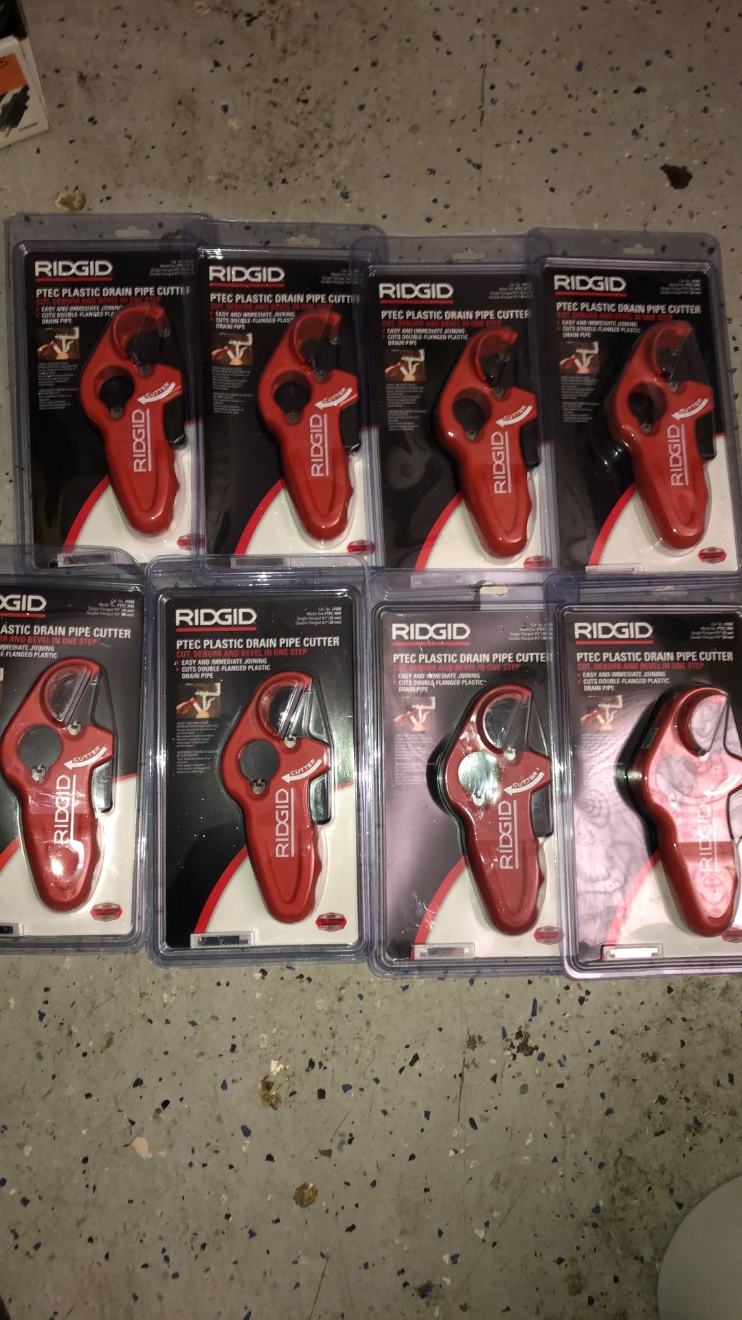 RIDGID 1-1/4 in. AND 1-1/2 in. PTEC 3000 Versatile Thin Wall PE, PP, PVC Plastic Tubing Cutter - Cuts, Cleans, Deburrs & Bevels