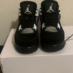 Jordan Force, Black And White