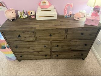 Twin Bed Set, 7 drawer dresser and nightstand