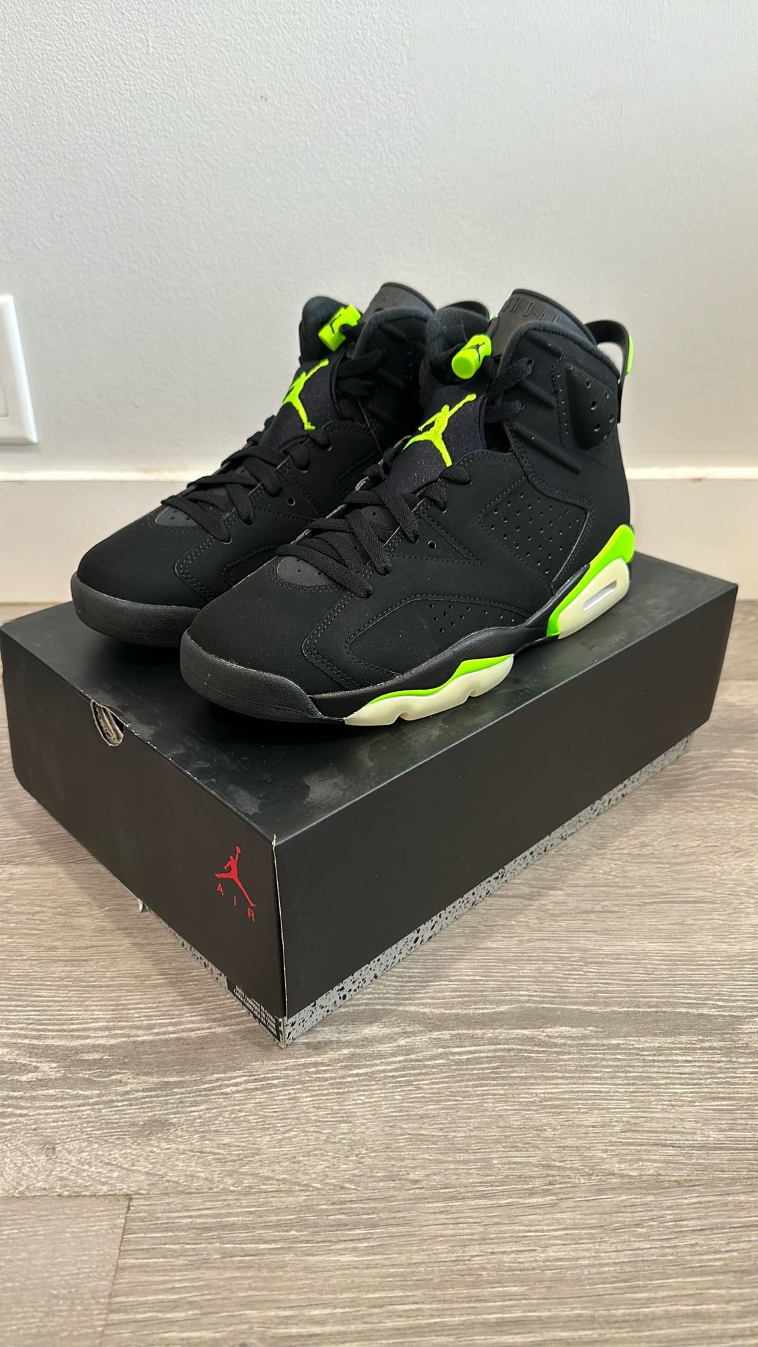 Air Jordan 6 Retro Black/ Electric Green 9.5