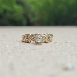 14K Gold 0.40 Ct Diamond Ring (Jewelry Box Included)