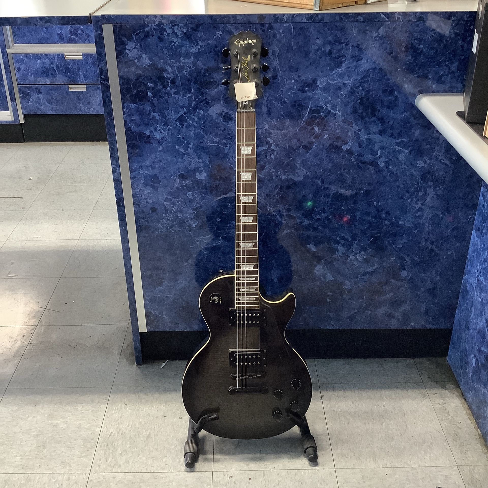 Black Epiphone Les Paul Standard