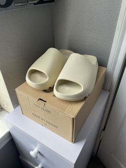 Yeezy Slides Bone 