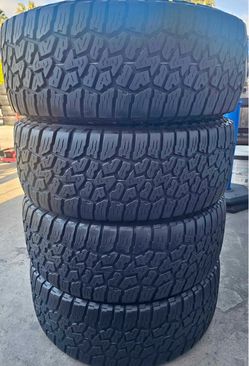 275/65/18 Falken Tires con 75% de vida las 4