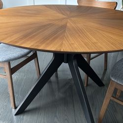 Round dining room table