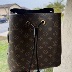 Louis Vuitton NéoNoé MM (Bucket Bag)