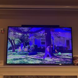 TV  LG flatscreen 65 inch  4K
