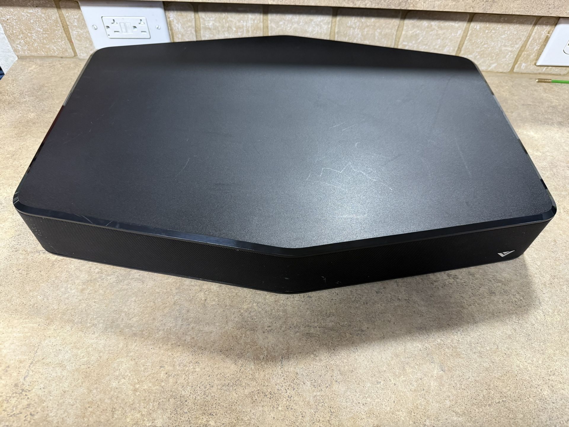 Vizio 21" 2.1 Sound Stand With Integrated Subwoofer S2121w-DO In Black Color