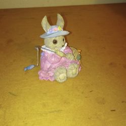 Vintage Mervyns 1995  Bunny Rabbit Easter Resin