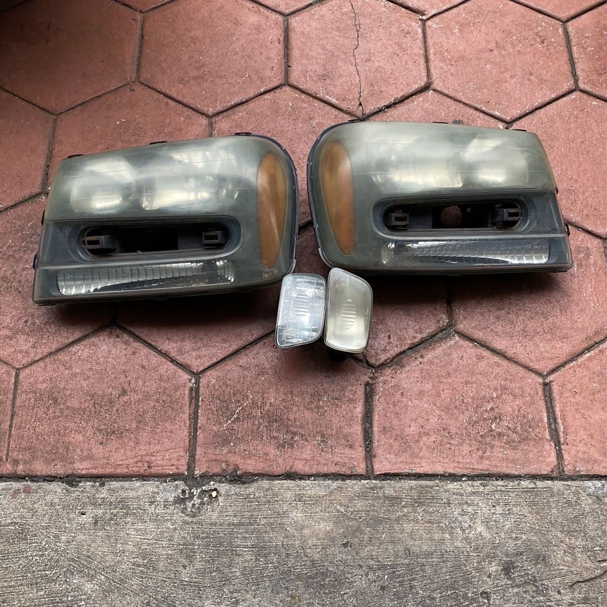 01-07 Chevrolet Trailblazer Head Lights