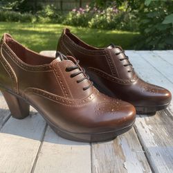 NOS Sanita Wingtip Heels Brogues Leather
