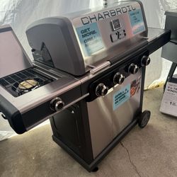 Charbroil Commercial Series 4-Burner Grill and Griddle Combo