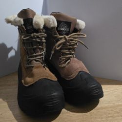 Women's Itasca snow/winter boots, size 8