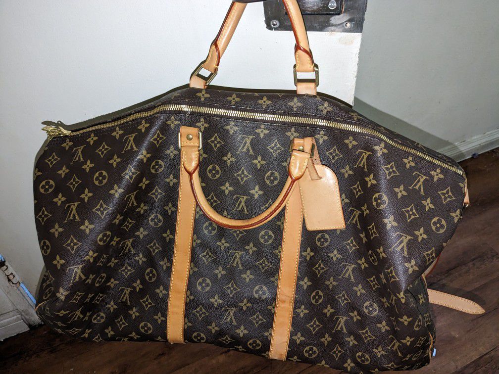 LV Duffle Bag Classic for Sale in Beverly Hills, CA - OfferUp