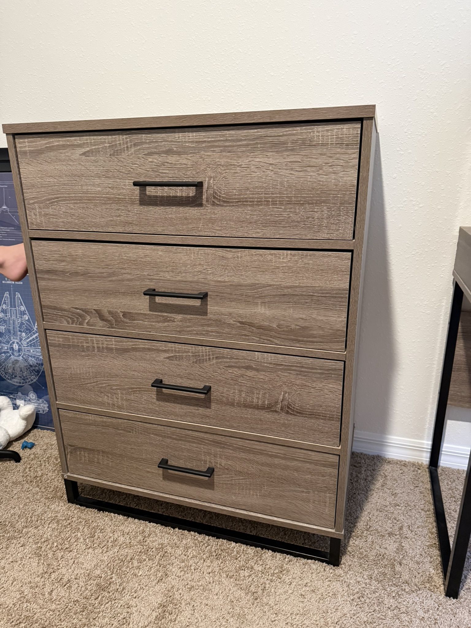 🛋️ Light Gray & Black Furniture Set – Great Condition! 🖤