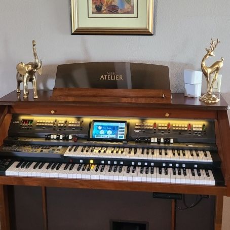Roland ATELIER AT-800 Organ & Piano