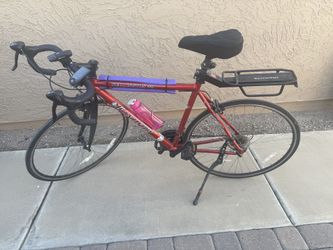 Windsor Wellington 4.0  6061 Aluminum  21 Speed Bike