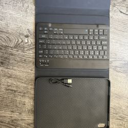 Tablet Wireless Keyboard + Cover With Moon Design 