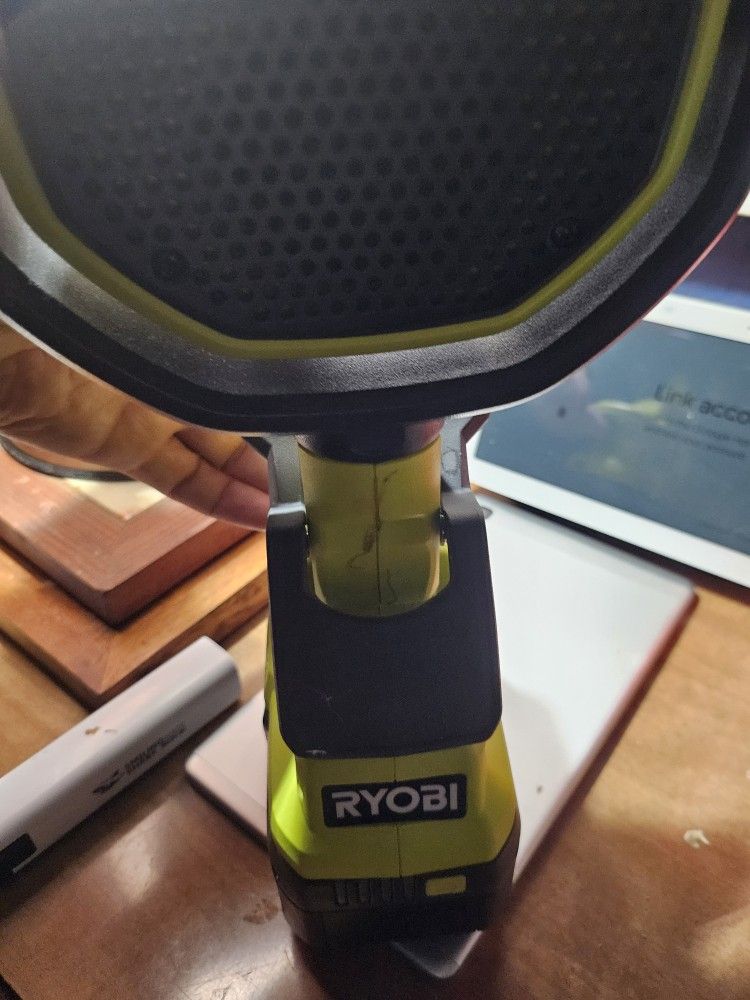 Ryobi Bluetooth Clamp Speaker