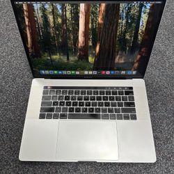 MacBook Pro 15 2020 16GB 500GB I7 Touchbar New Charger 