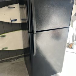 Excellent Working Kenmore Black Refrigerator Top Freezer