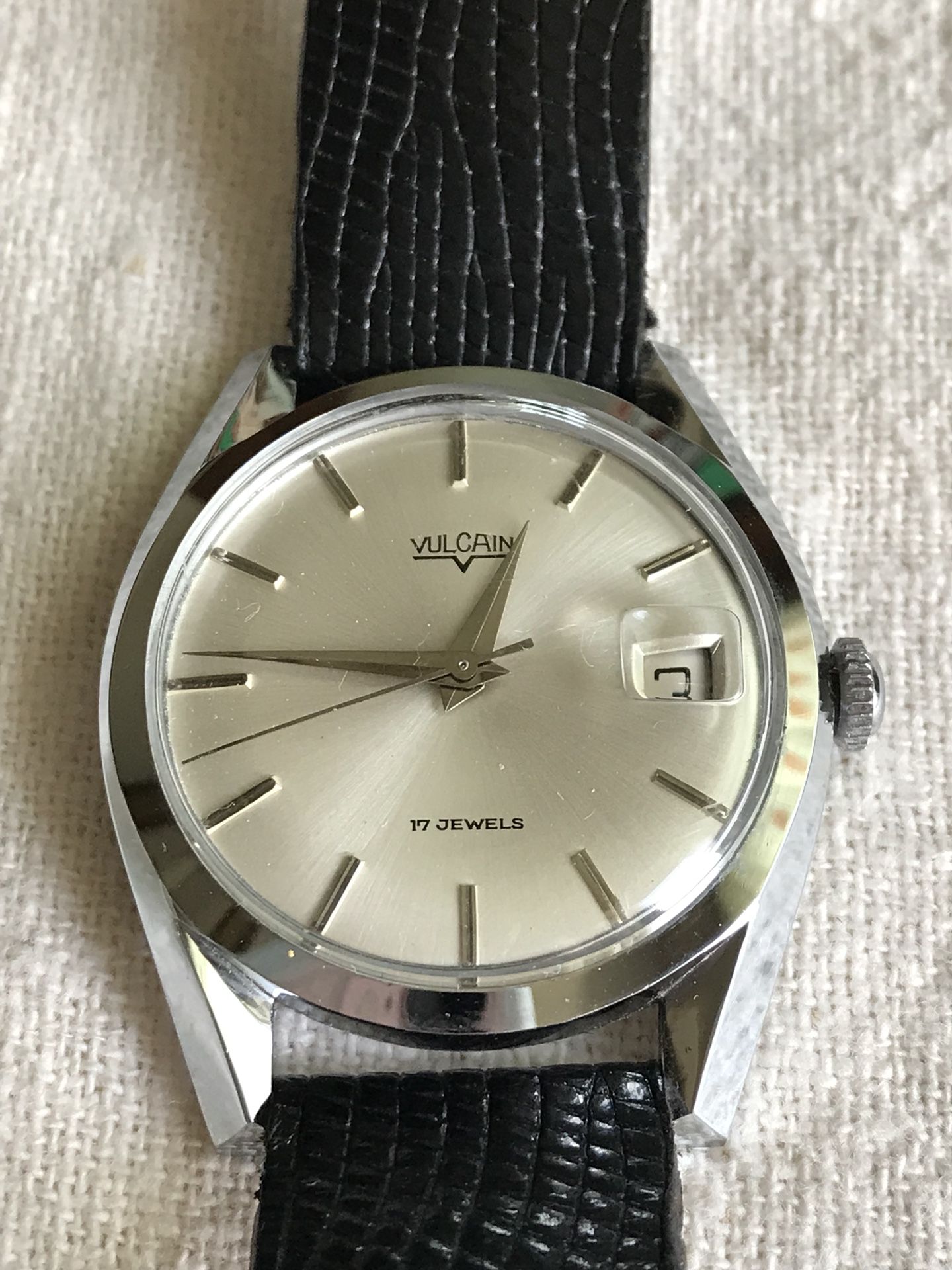 Vintage vulcain clearance watches 17 jewels