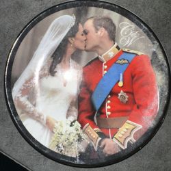 Vintage 1999 Royal Wedding Kiss Decorative Plate