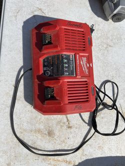 Milwaukee Fast Charger