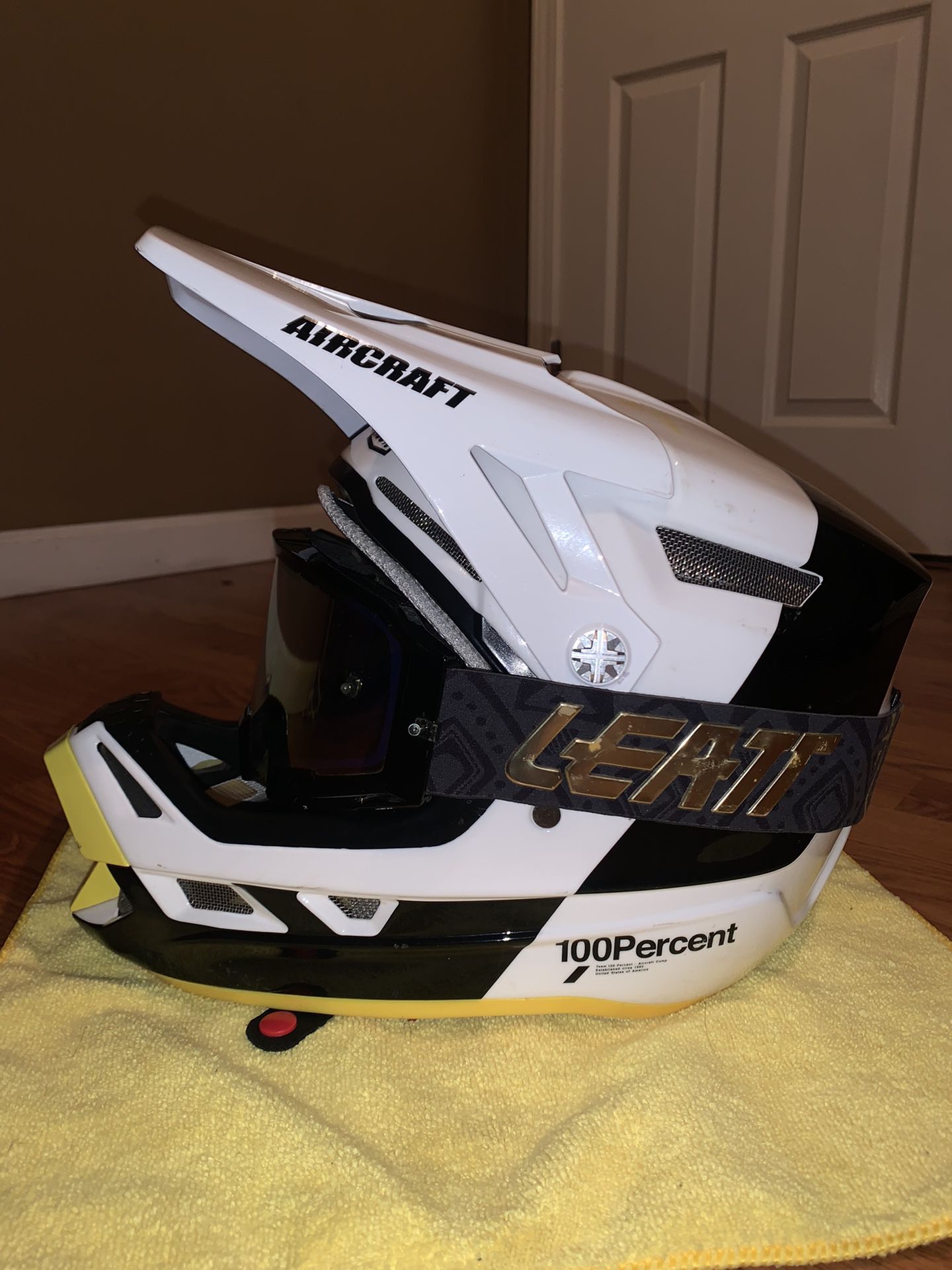 Helmet 100% Downhill & Goggles Leatt Velocity 5.5