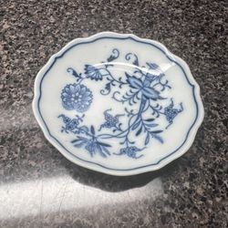 Antique Meissen Blue Onion Pin Dish
