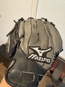 Youth baseball glove
