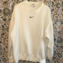 Women’s Large Nike Sweater 
