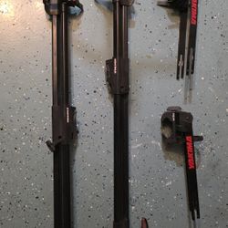 2 Complete Yakima Bycicle Roof Rack