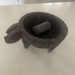 Molcajete 8” 