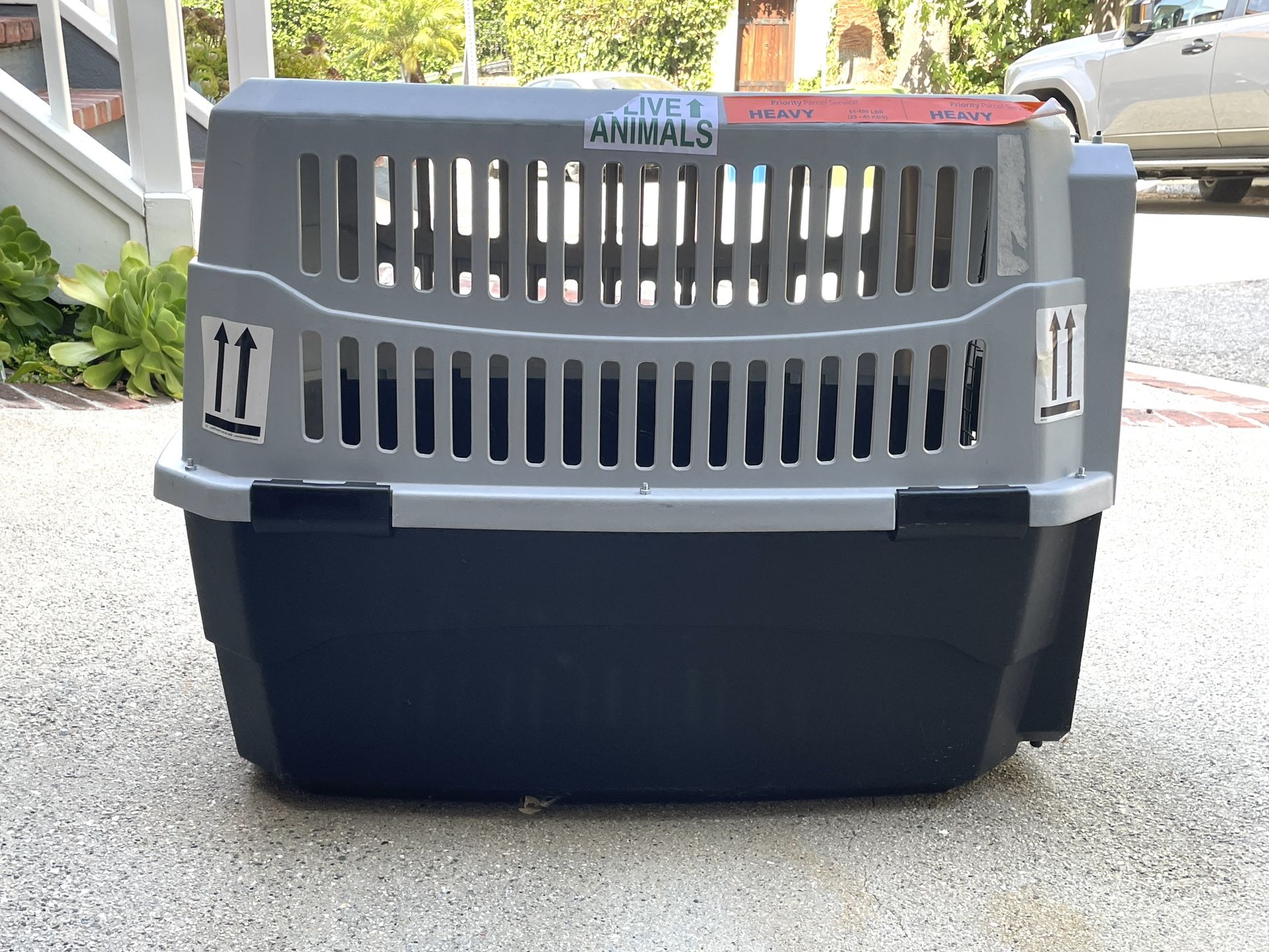 Large Dog kennel, used ones To Transport A ladrador. Airline Approved.