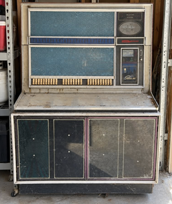 Vintage Seeburg Stereo 160 jukebox