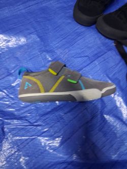 Kids active wear sneakers 2.5
