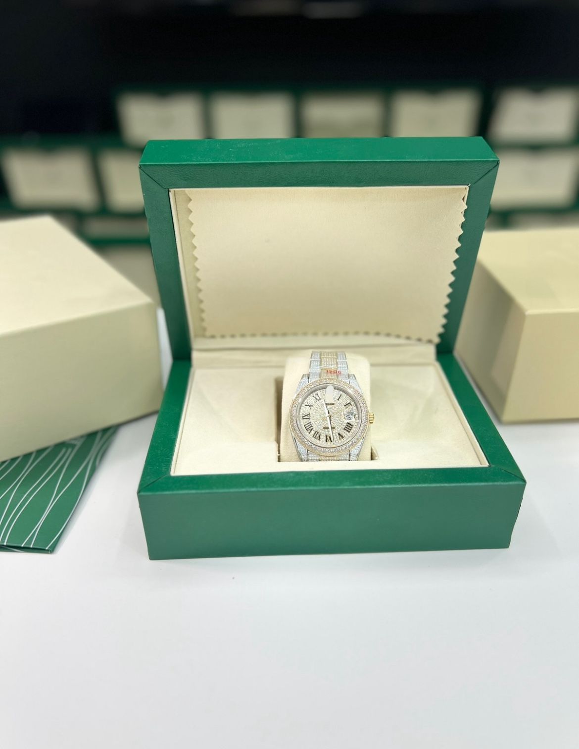 New Watch ⌚️Available 🔥🔥