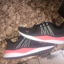 Women's Pumas Net Cage Shoes 