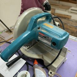 Makita 10 Inch Compound Miter Saw! LS1030!