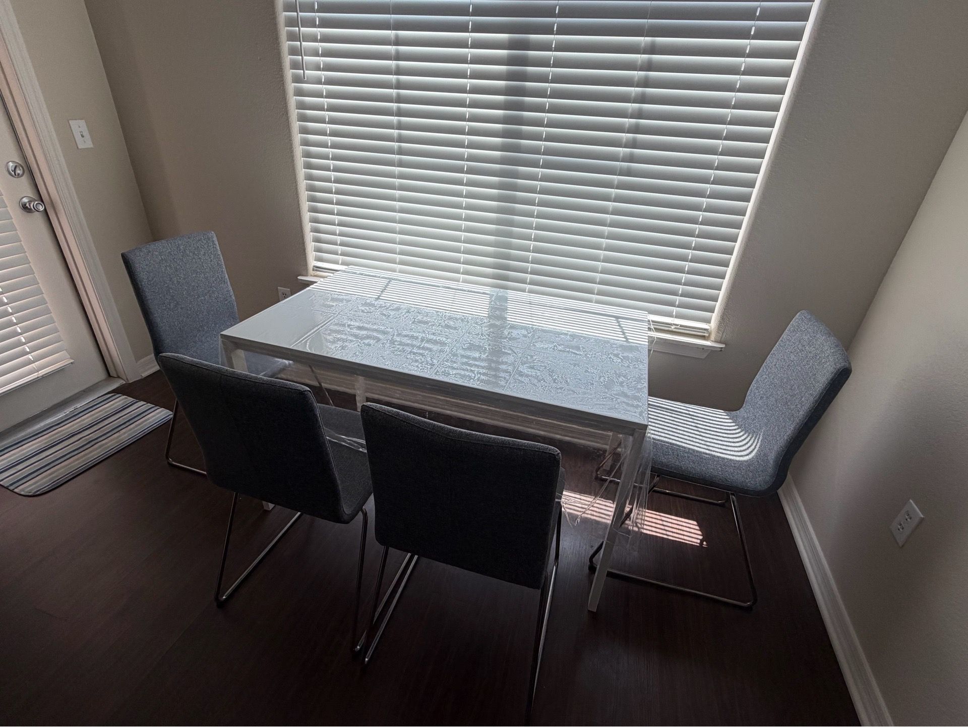 Modern Dining Table Set with 4 Chairs