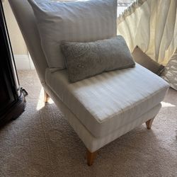 accent chair 