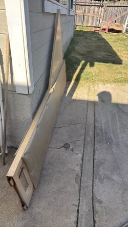 Horse trailer divider