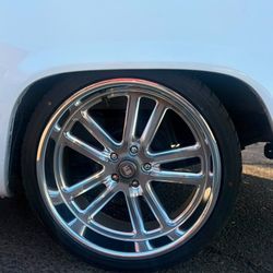 22x9 US Mach Chrome Wheels And Tires 265/35/22 Atlander
