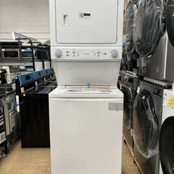 New! Frigidaire Washer/ Gas Dryer Laundry Center 