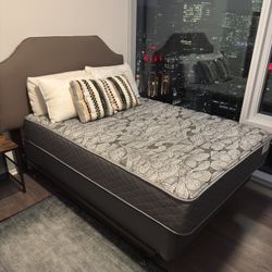 Full Bed (with bedframe & headboard)