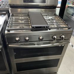 Samsung 30”  Freestanding Gas Range With Double Oven