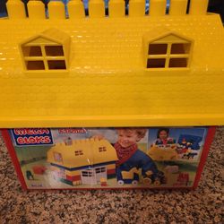 VINTAGE #601 MEGA BLOKS LIL' FARMER BUILDING SET W/ STORAGE BARN- 1994 - 50 PCS